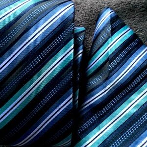 Mens necktie and pocket square